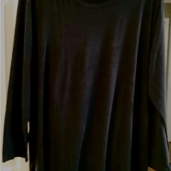 Old Navy Black Top (t-shirt with long sleeves) EUC - Picture 1 of 4
